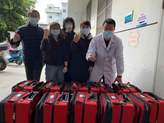 您为人民冲前线  我为你们做保障 —— 记医用材料与设备服务中心为驰援武汉队员准备防护用品