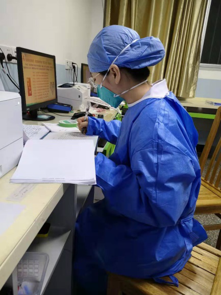 『附一抗疫』爱让这个感染病房不再孤单