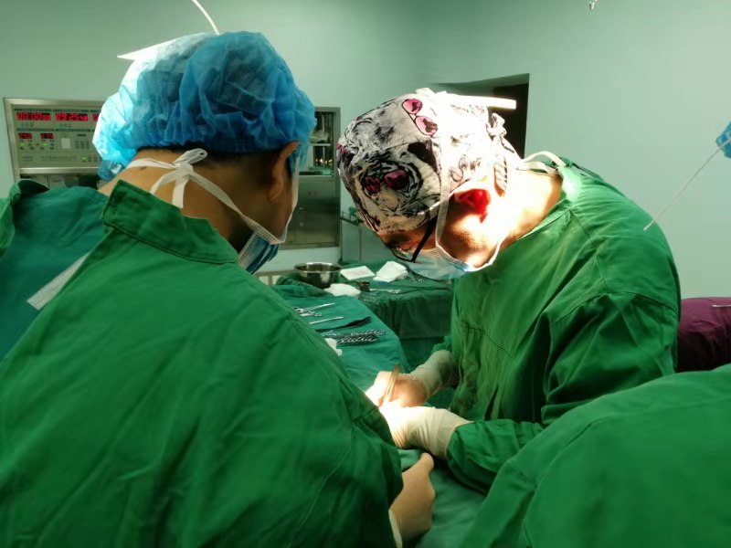 闽宁协作 我院甲乳外科陈祥锦教授远赴固原“拆弹”