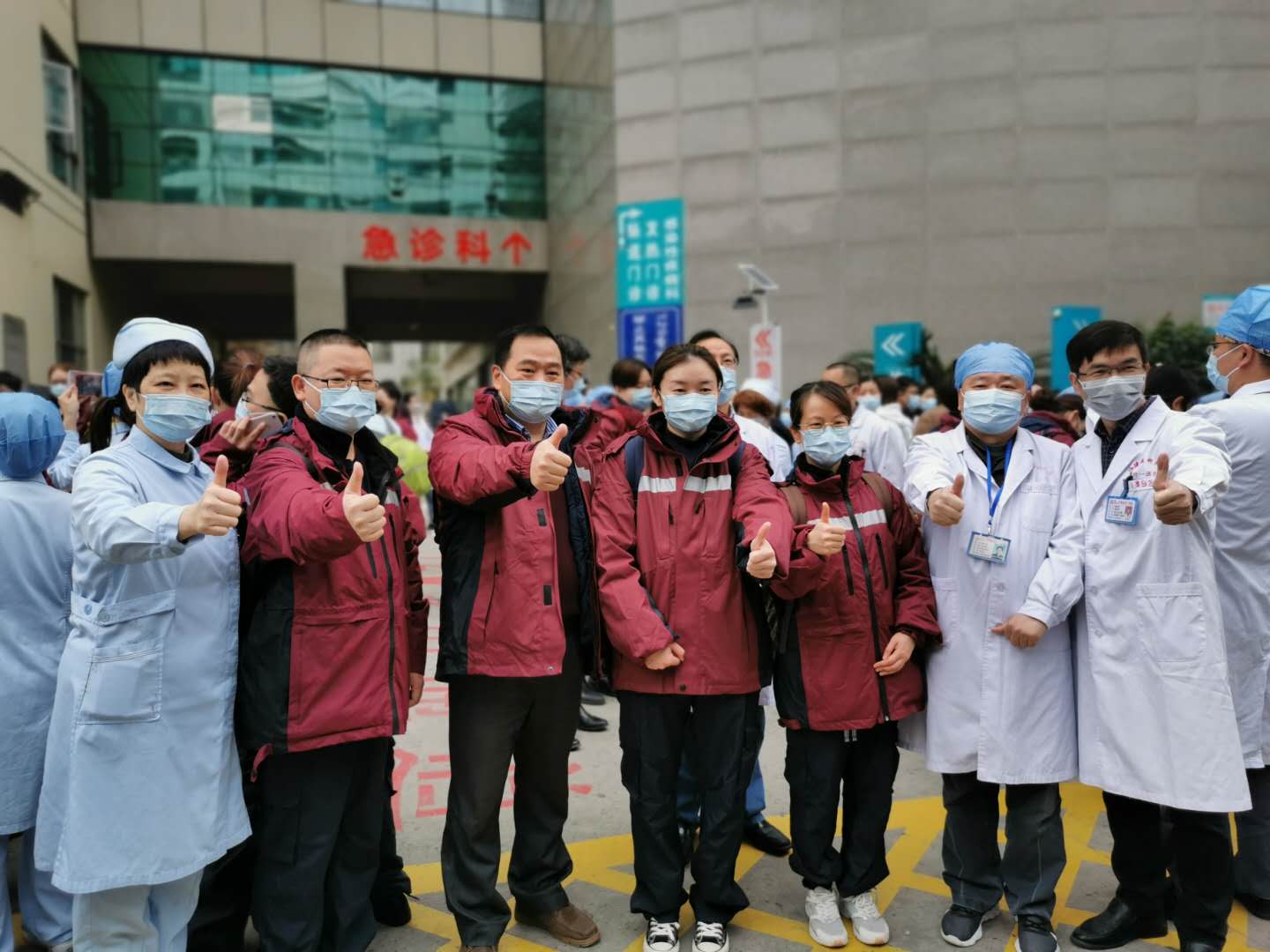 待春暖花开之时  望英雄平安回家