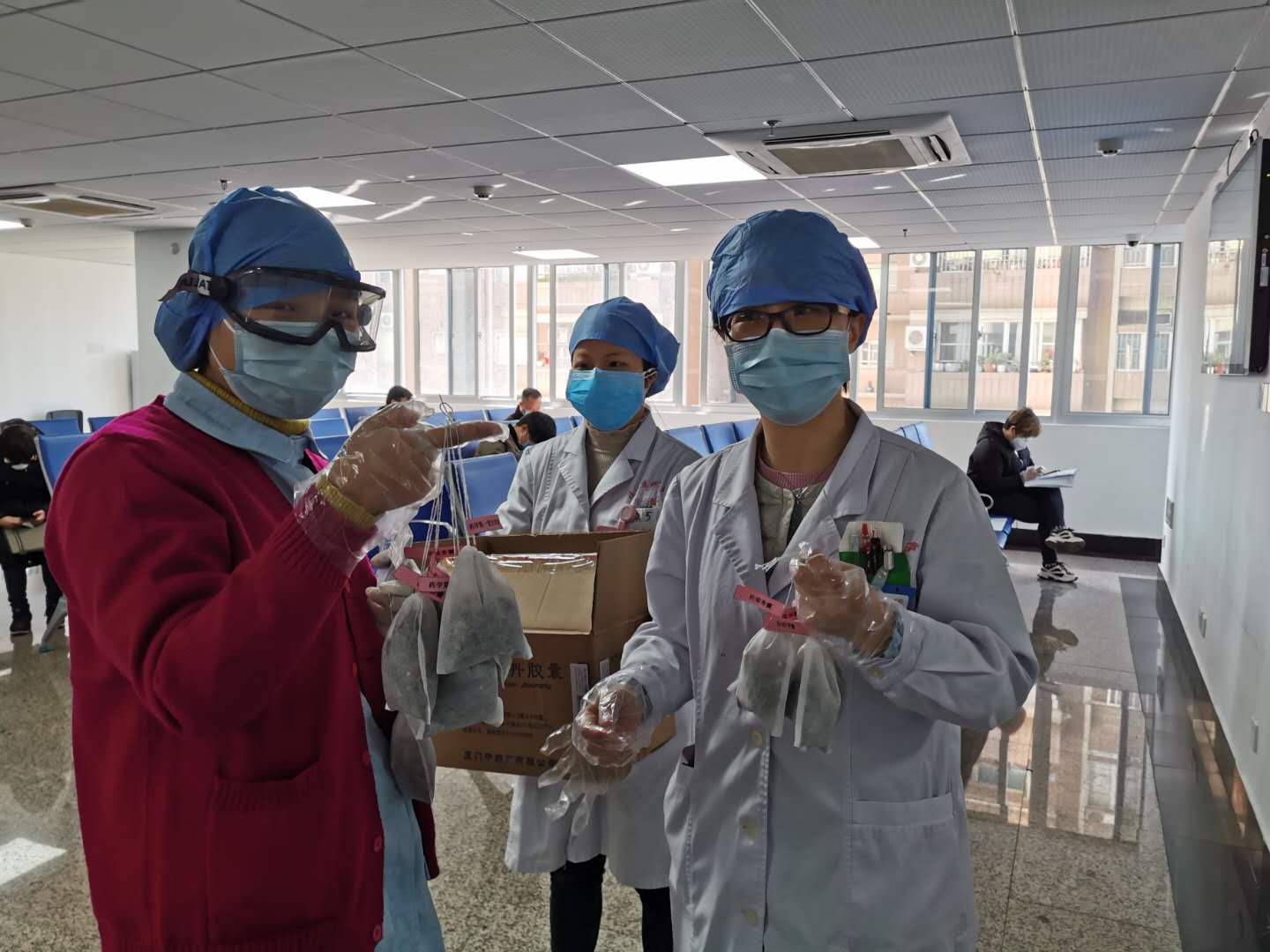 抗击疫情  香囊来助力 —— 药学部自制“中药防疫香囊”为抗疫战士增铠添甲