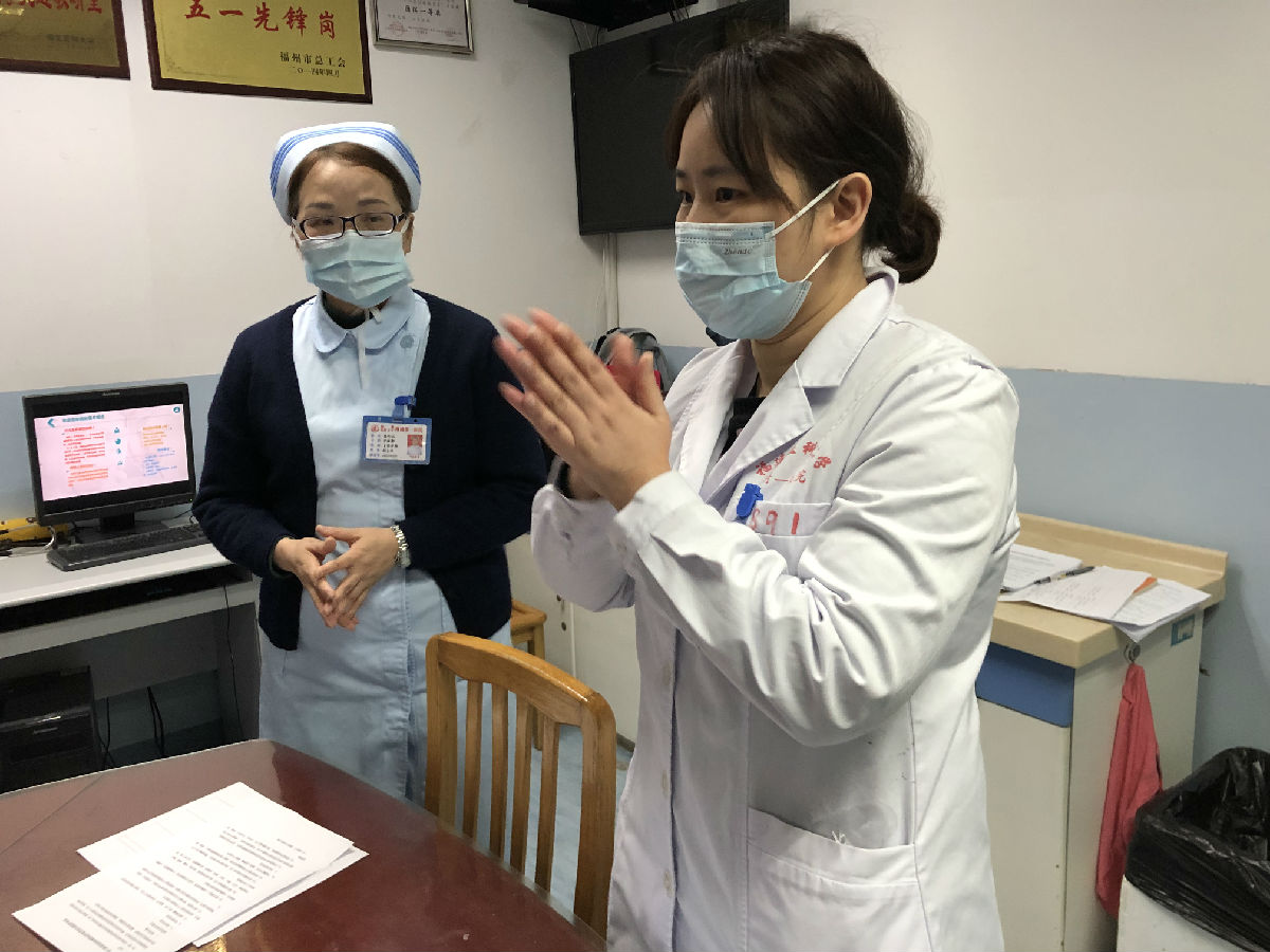 抓实抓细  齐抗“新冠” —— 加强护理员管理，落实疫情防控