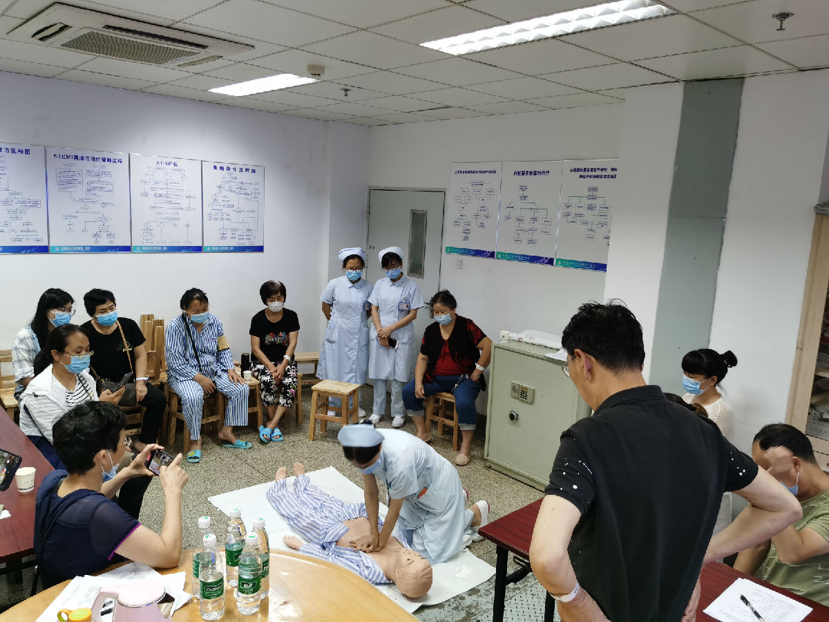 我院心血管内科开展第二期患者及家属心肺复苏培训