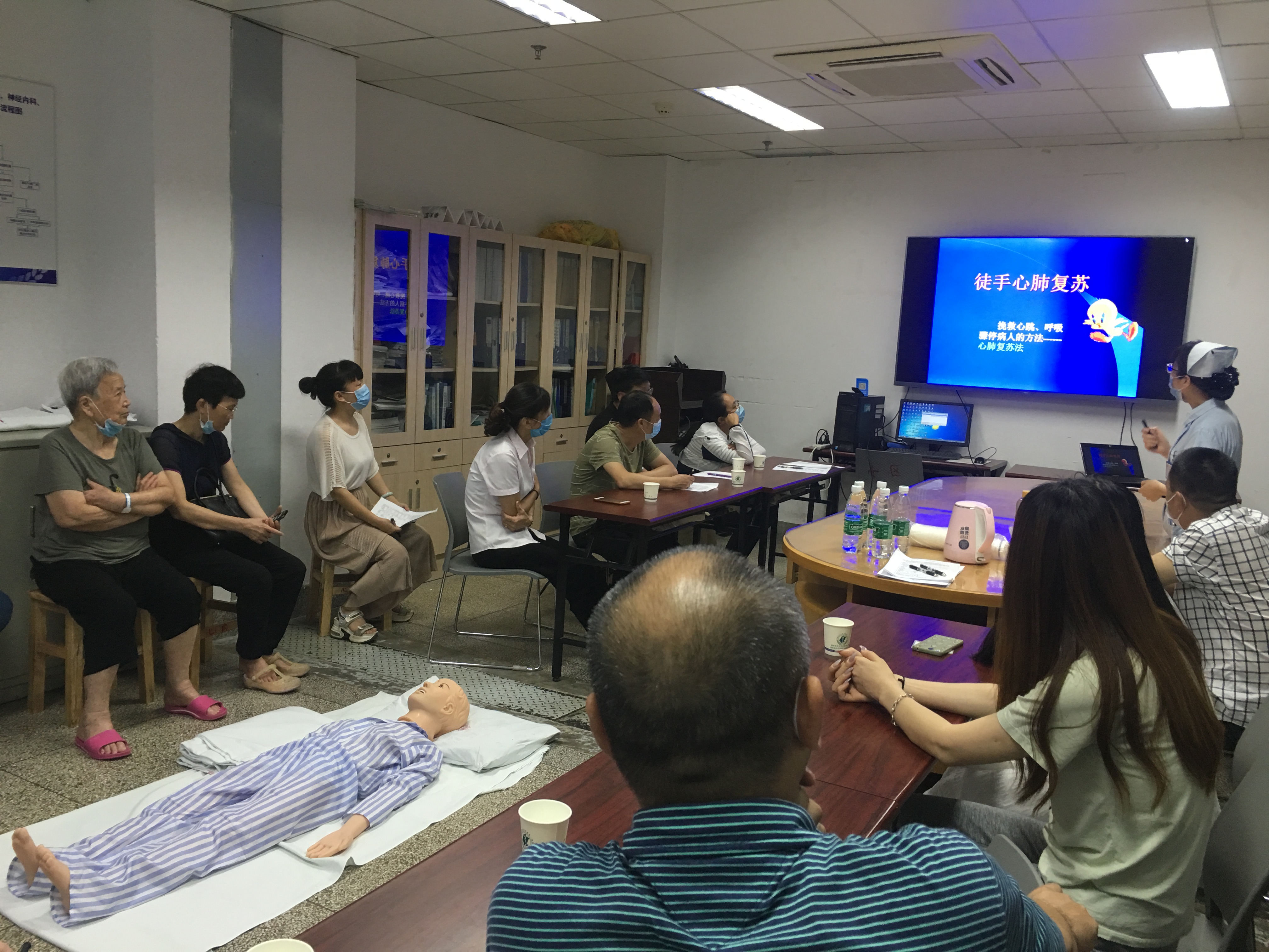 我院心血管内科开展第二期患者及家属心肺复苏培训