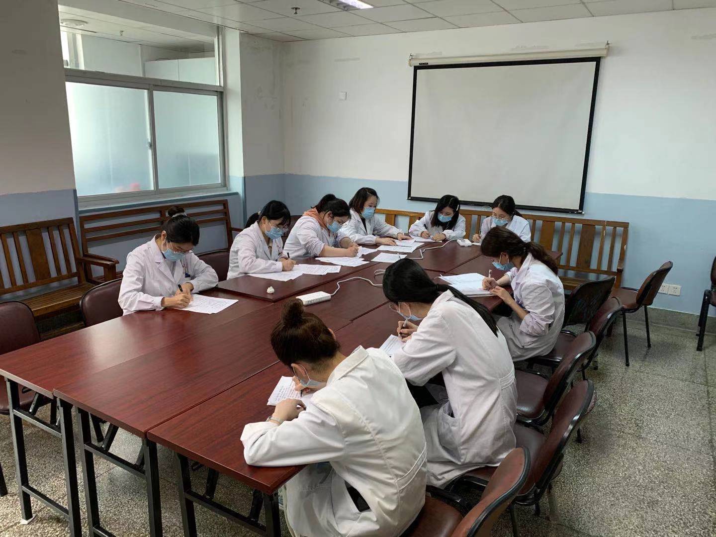 我院2020年住院医师规范化培训业务测试综合成绩荣进全国前百名