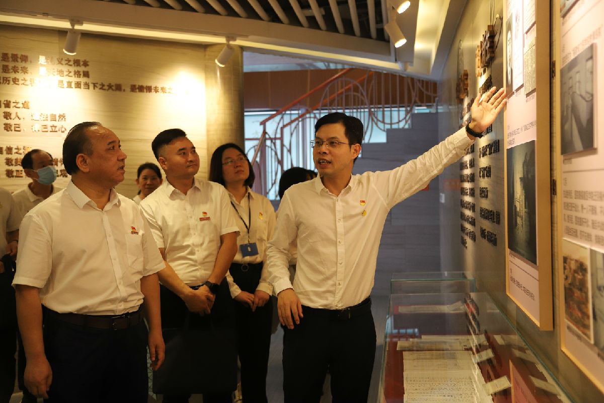 重温入党誓词 喜迎二十大——福建医科大学医院管理处党支部与附一医院行政第一党支部开展联合党建活动