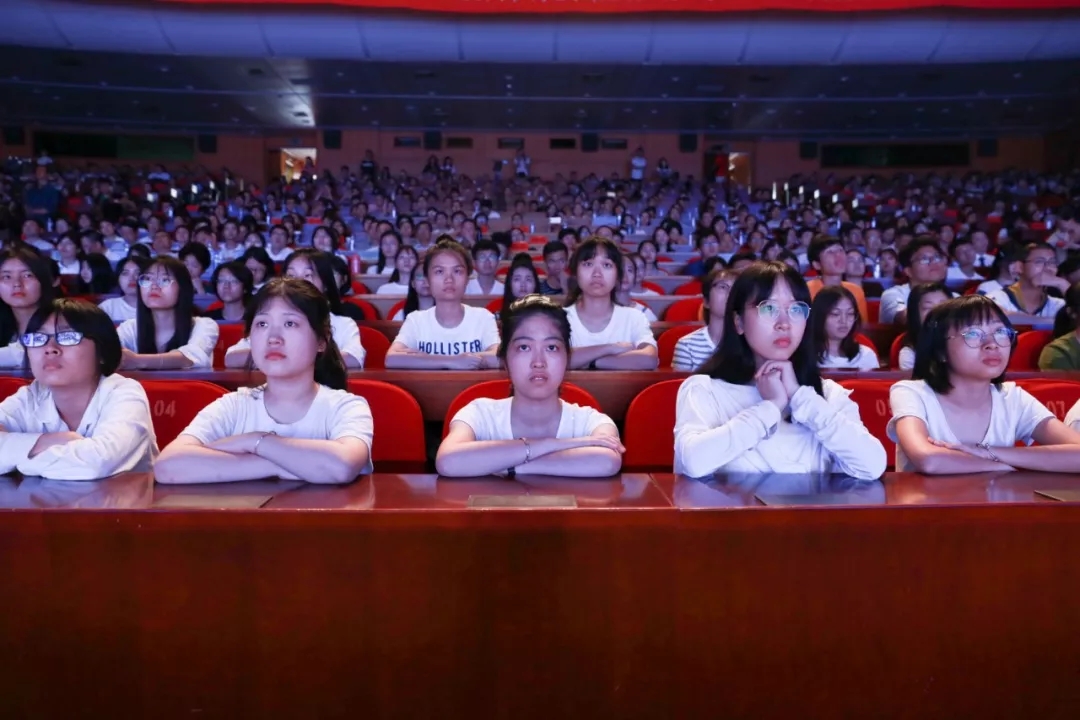 【慕容慎行同志先进事迹巡讲系列-福州站】东南快报-福建健康‖再忆慕容慎行