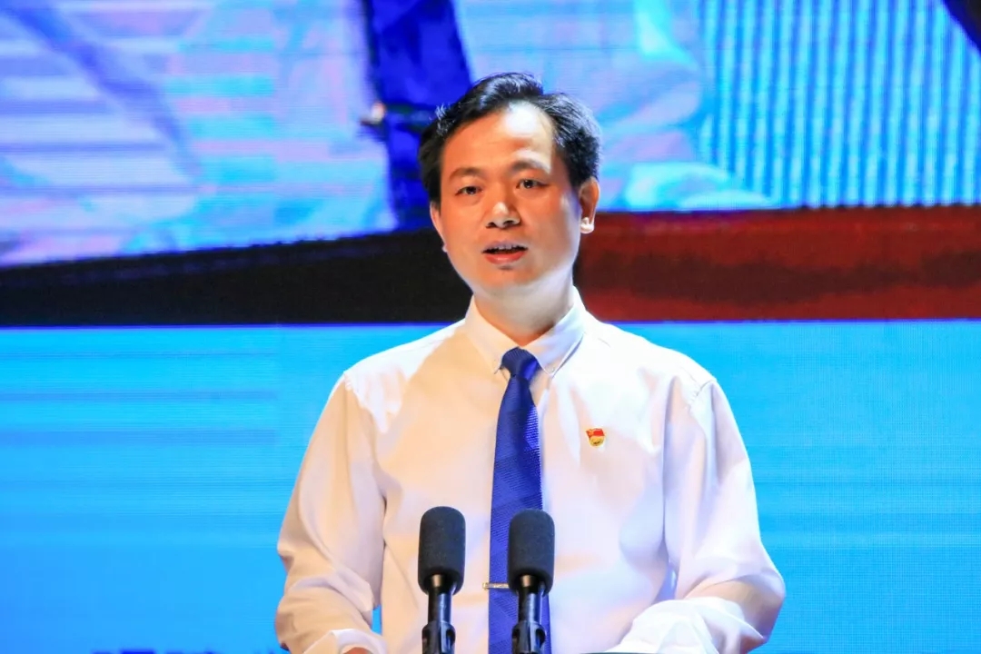 【慕容慎行同志先进事迹巡讲系列-福州站】东南快报-福建健康‖再忆慕容慎行