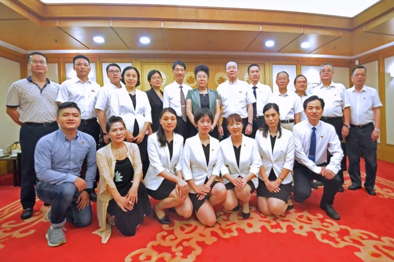 【慕容慎行同志先进事迹巡讲系列-福州站】福建卫生报‖慕容精神长存心间！慕容慎行同志先进事迹巡回报告会开讲啦