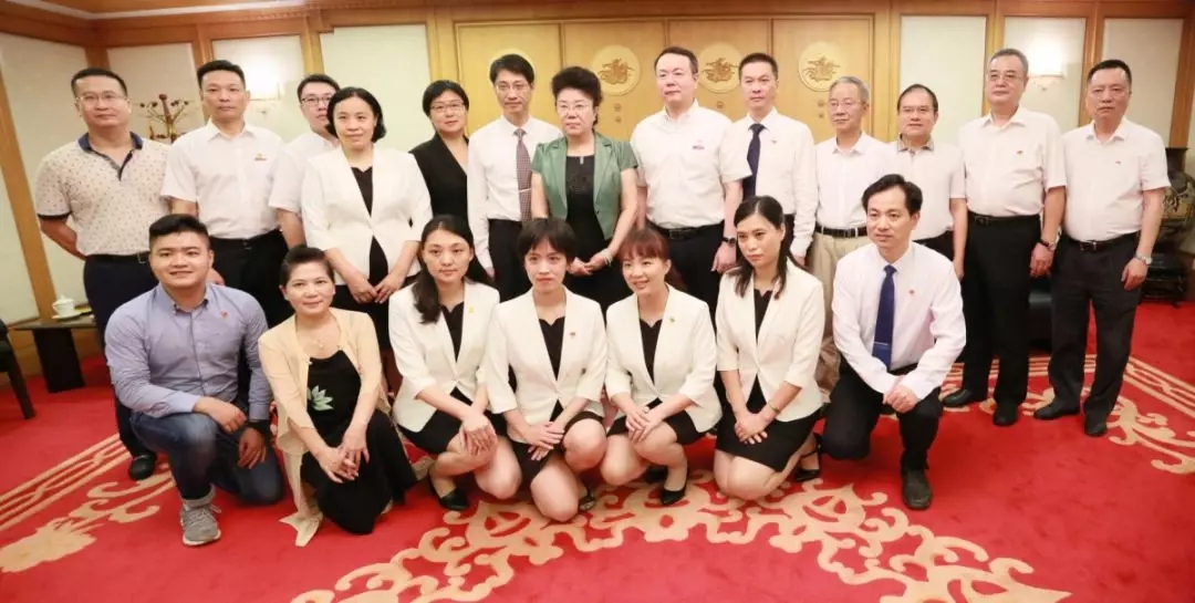 【慕容慎行同志先进事迹巡讲系列-福州站】福建医大报‖慕容慎行同志先进事迹巡回报告会首场报告在福州举行