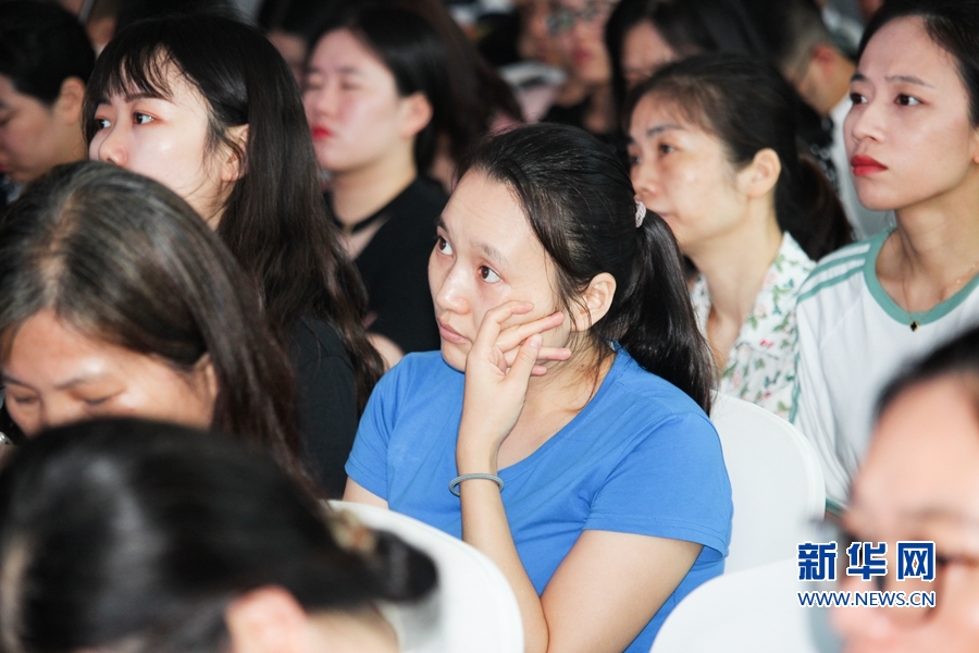 【慕容慎行同志先进事迹巡讲系列-厦门站】新华网‖人民的好医生——慕容慎行同志先进事迹巡回报告会在厦举行