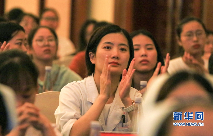 【慕容慎行同志先进事迹巡讲系列-漳州站】新华网‖【组图】慕容慎行同志先进事迹巡回报告会25日在漳州举行