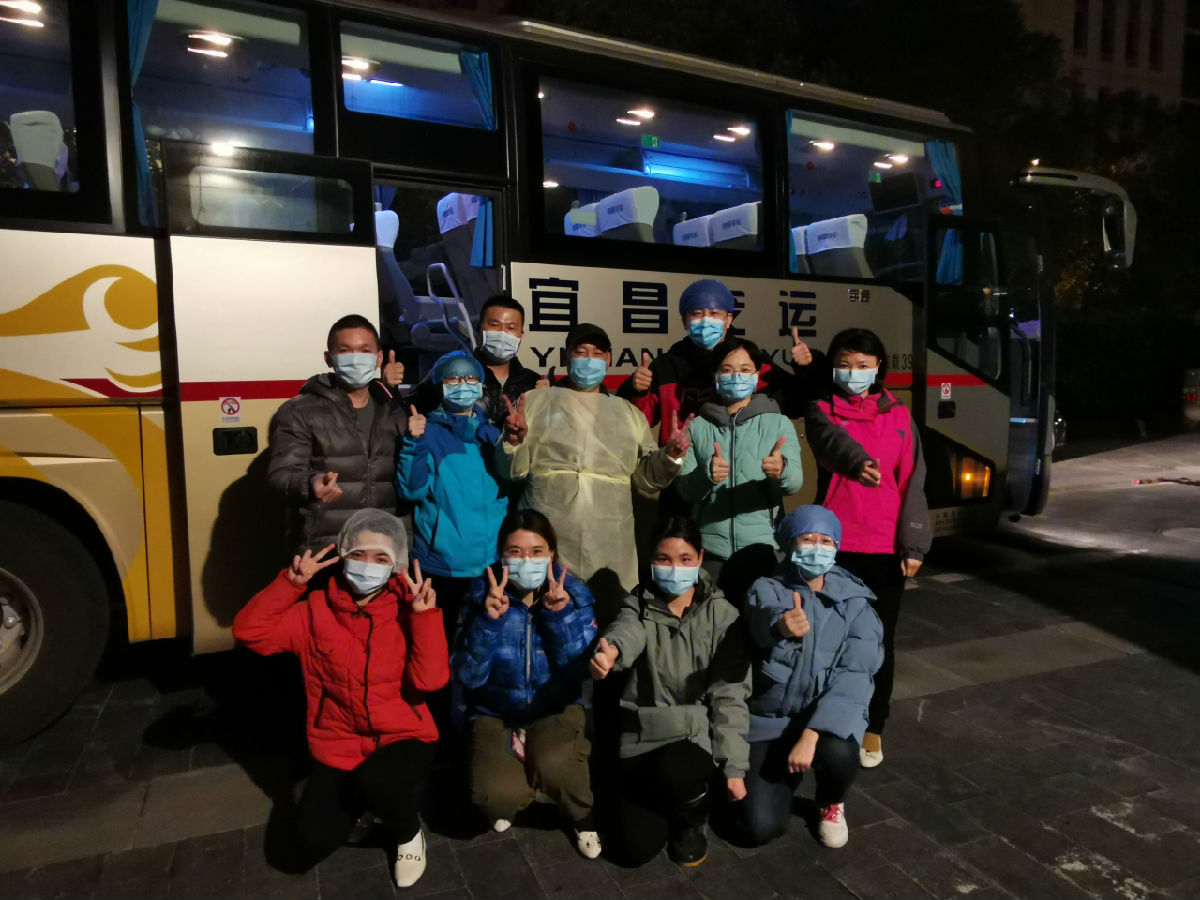 师傅说：你们守护患者，我来守护你们