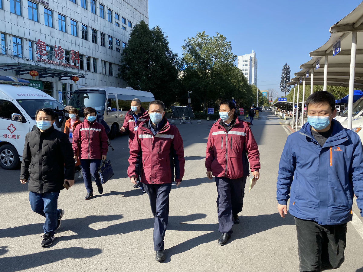 2020年2月18日，福建省对口支援宜昌防治新型冠状病毒肺炎支援队前方指挥部副总指挥康德智带领医、护专家深入枝江市、当阳市、长阳自治县等疫情较重的定点收治医院实