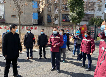 2020年2月17日，福建省对口支援宜昌防治新型冠状病毒肺炎支援队前指副总指挥、领队、附一医院院长康德智（中）深入枝江市、当阳市、长阳自治县调研疫情