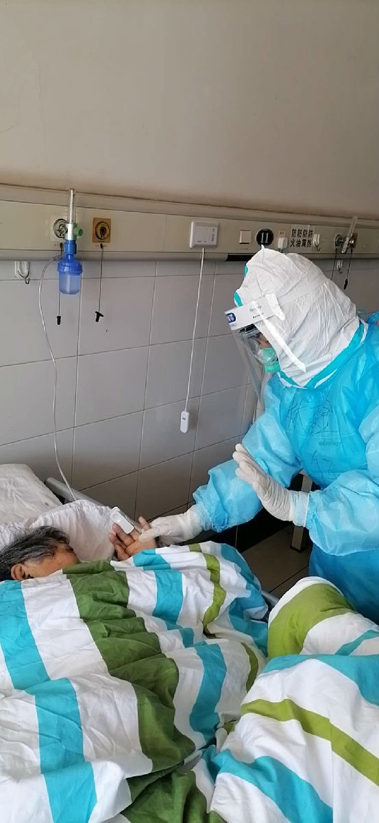 2020年2月16日，福建省对口支援宜昌防治新型冠状病毒肺炎支援队福建医大附一医院队员在宜昌第三人民医院开展医疗救治工作