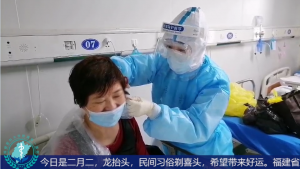 『直通宜昌』二月二，剃喜头，平安福，千纸鹤……病房里的小确幸，背后是浓浓的医患情1