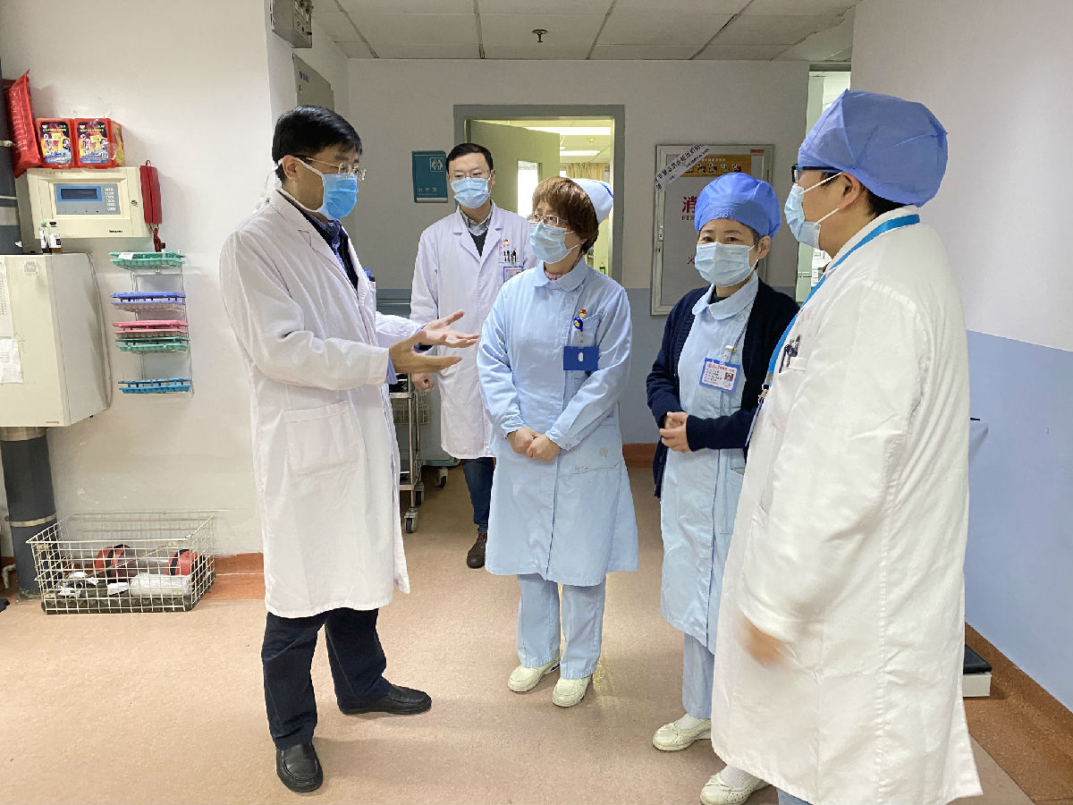 2020年2月7日，福建医大附一医院副院长翁山耕深入临床一线协调解决疫情防控相关工作