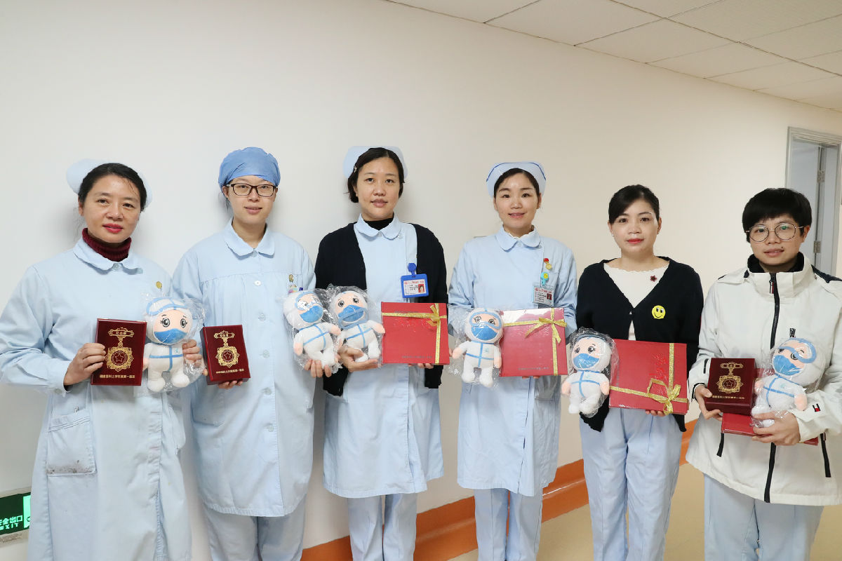 2020年底抗疫英雄们收到暖心礼物