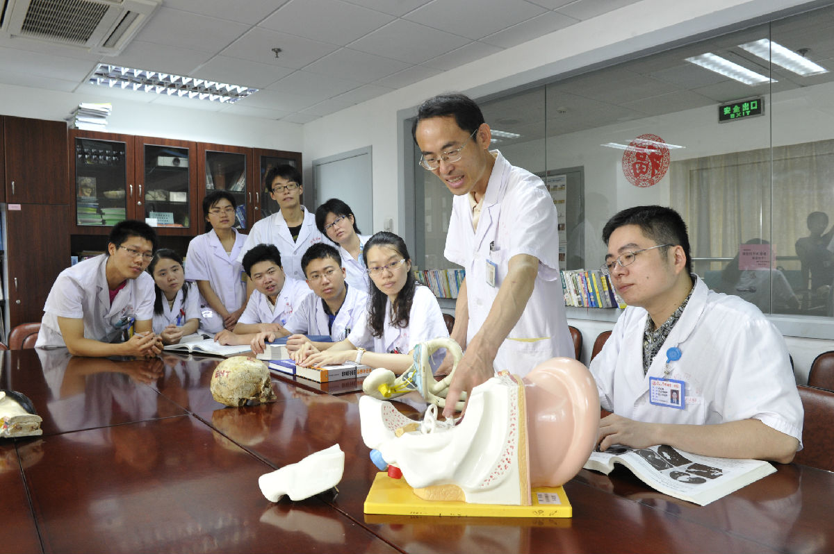 耳鼻咽喉头颈外科