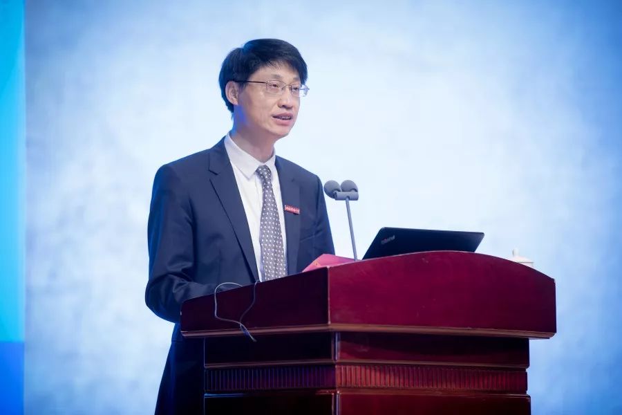 『先进典型』福建医科大学举办慕容慎行同志先进事迹报告会