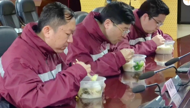 『附一抗疫』中国政府赴菲律宾抗疫医疗专家组今日启程，其中我院专家3名，副院长翁山耕担任专家组组长