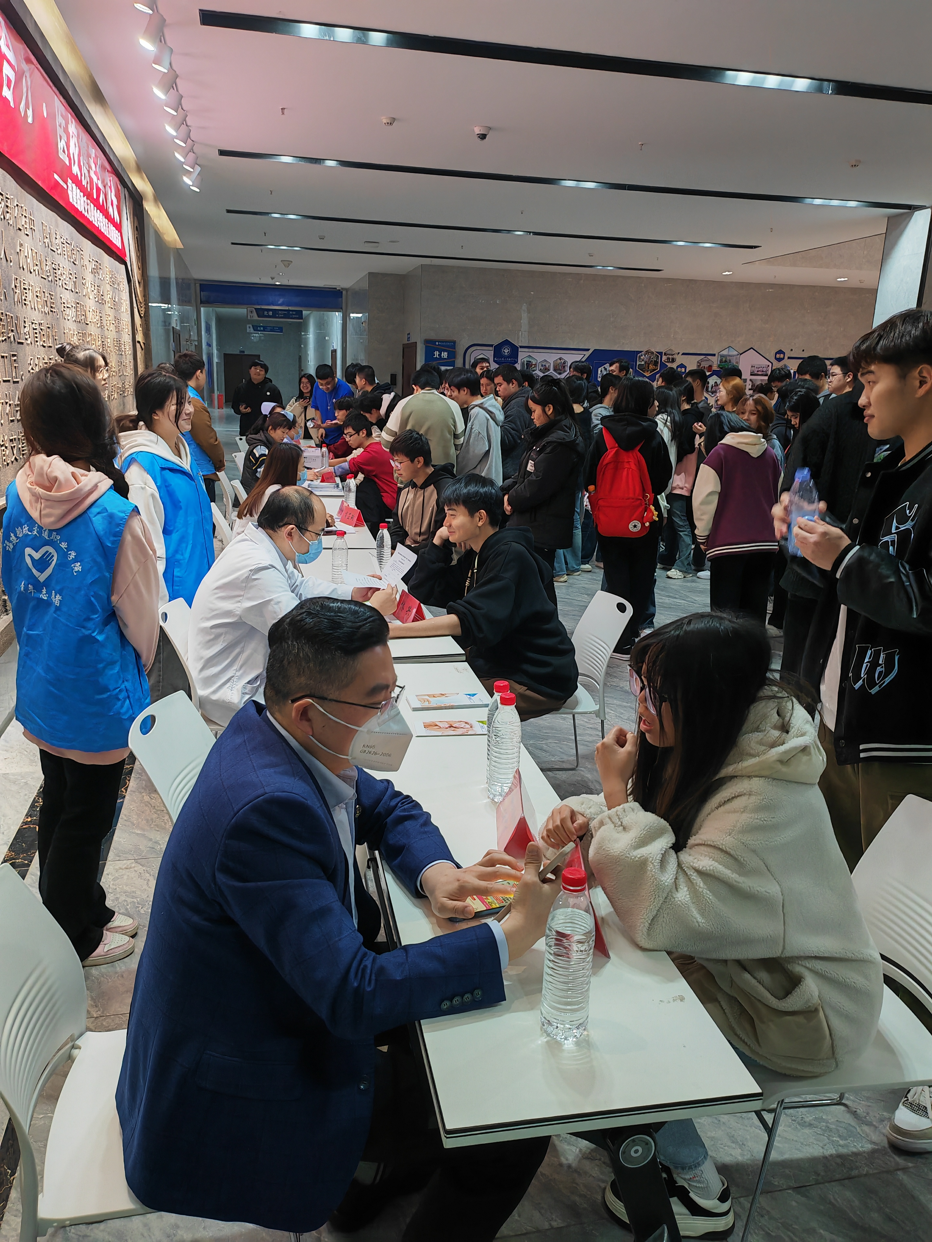 党建共建聚合力&middot;医校携手共成长！我院耳鼻咽喉头颈外科举办名医进校园活动