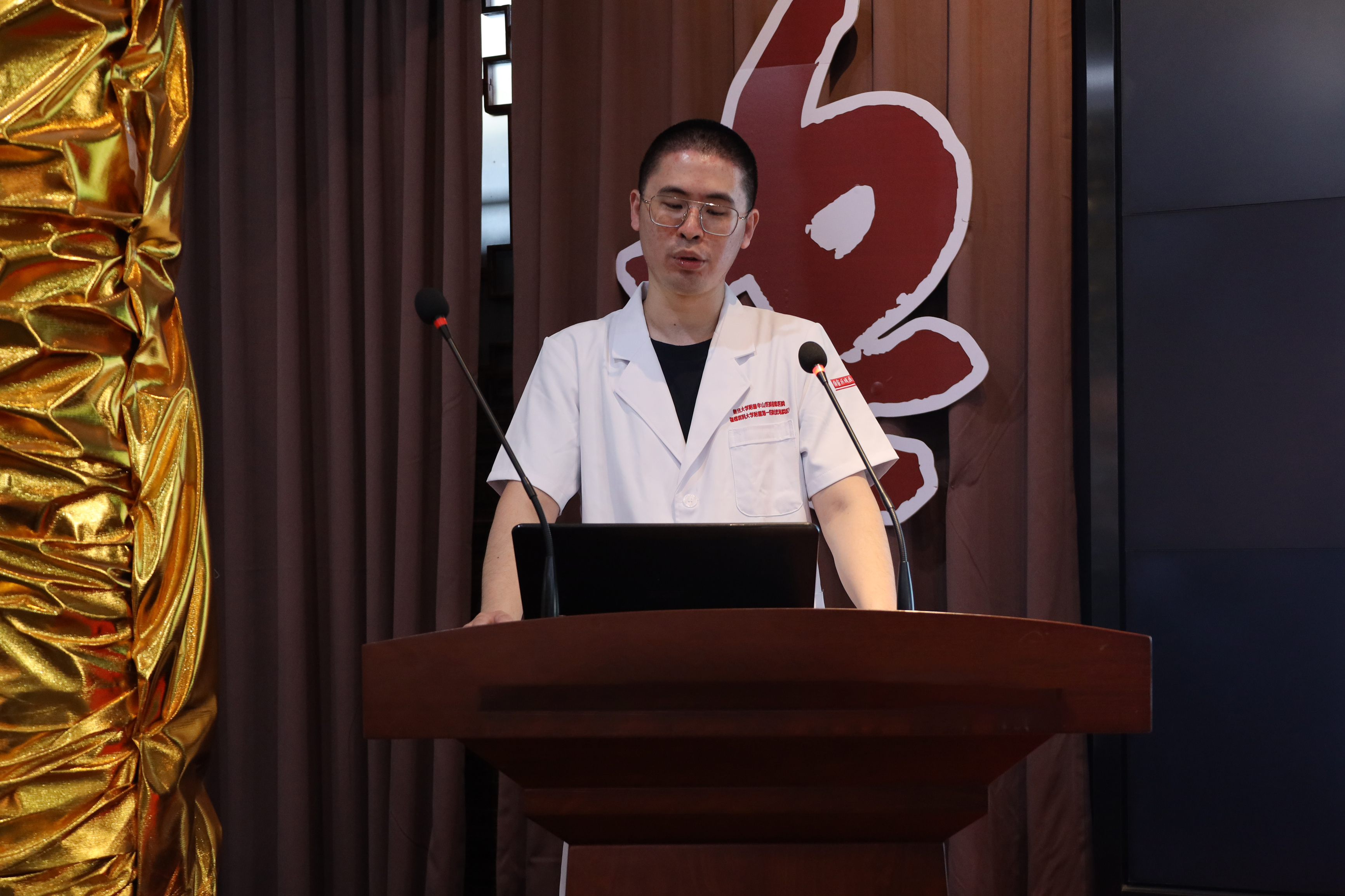 人间四月  情暖烟台山——福建医科大学附属第一医院多党支部联合仓山区仓前街道党工委、仓山区卫健局开展医疗志愿服务主题党日活动