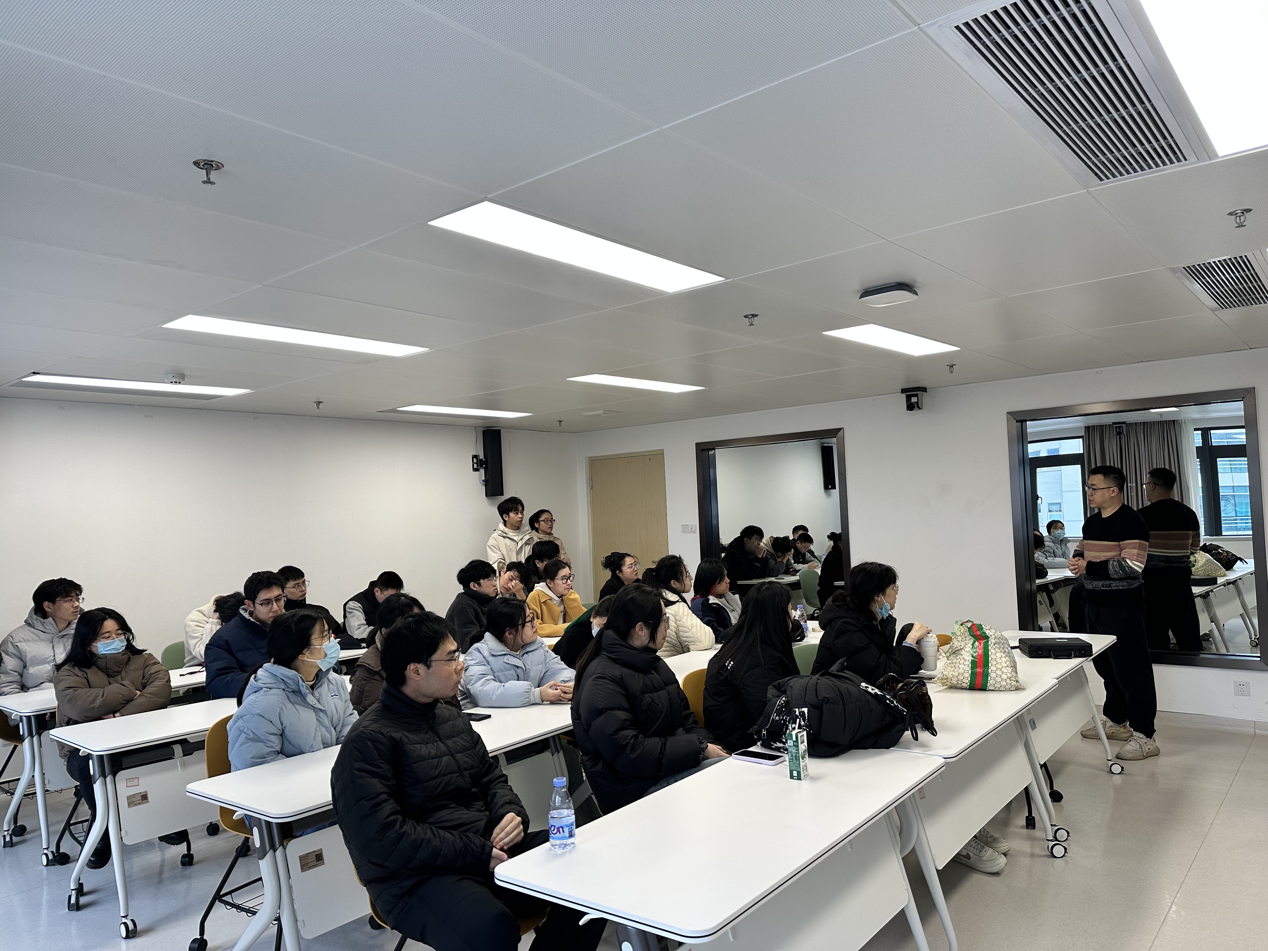 我院麻醉科专业基地举办住院医师规范化培训2025年模拟培训（第一期）