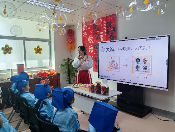 我院中医科胸外科联合举办“元宵妙趣研学挑战营”活动