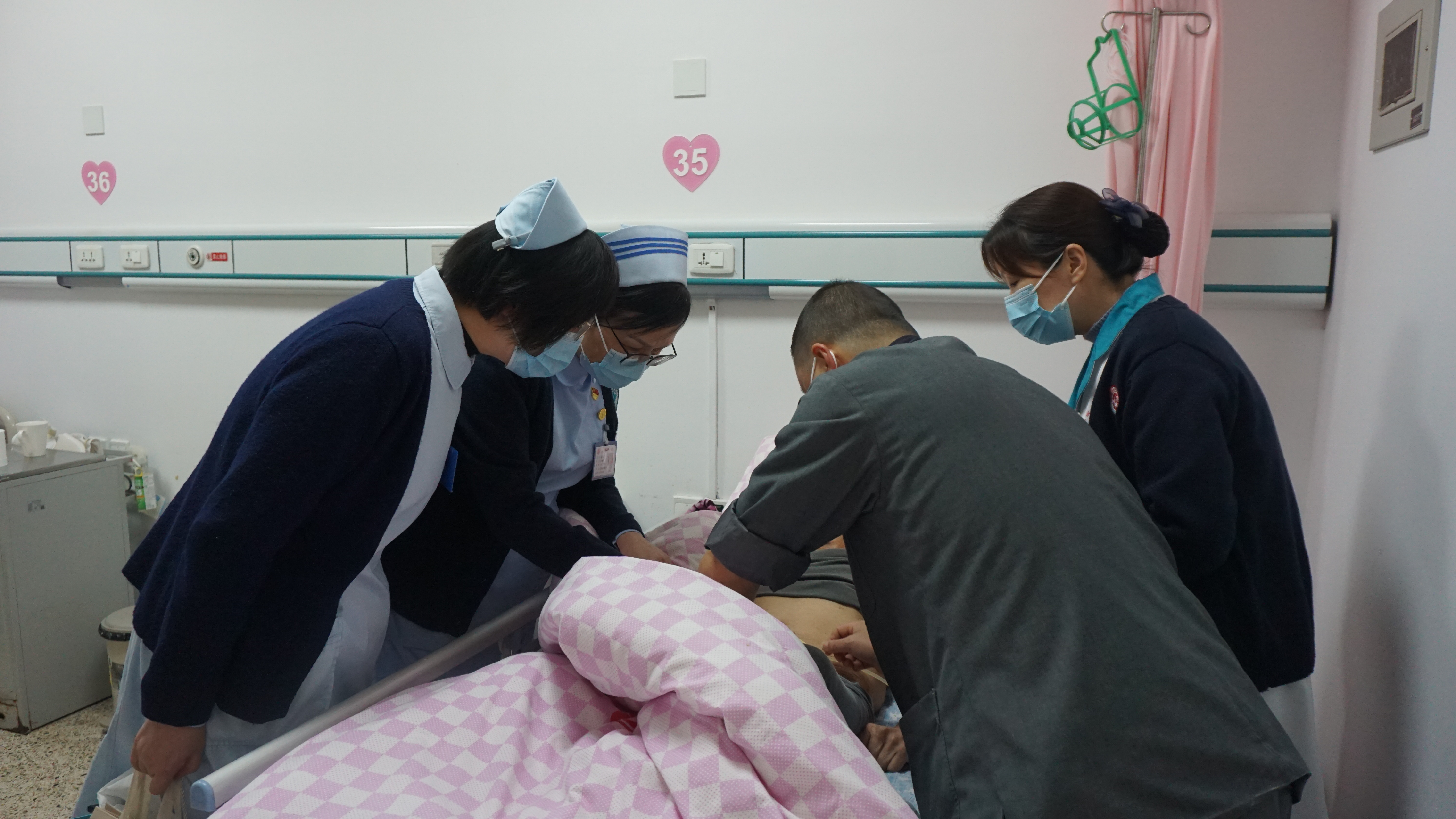 有福之州老有所医 温情附一健康助力 ——我院与福州市社会福利院联合开展学雷锋护理科技志愿服务活动